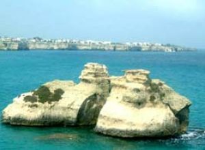 Particolare della costa pugliese