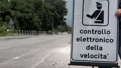 Servizio di controllo della velocit&agrave; sui tratti di strada che interess...