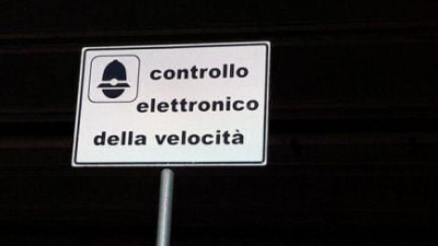 Servizi di controllo della velocit&agrave; a mezzo apparecchiatura Velomatic ...