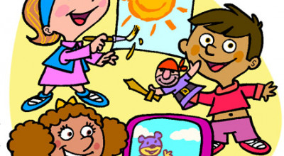 Artisti di strada e burattinai in Piazza Municipio