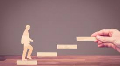 Avviso di selezione interna mediante progressione verticale dedicata al perso...